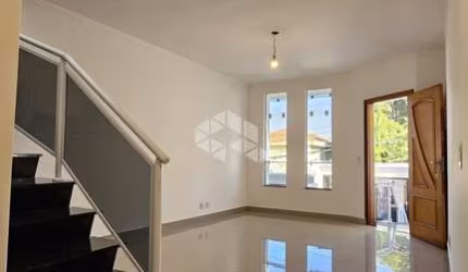 Sobrado em Parada Inglesa - 195m COM 4 SUITES