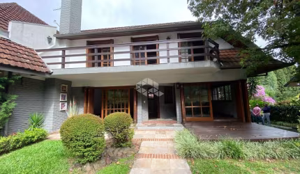 Casa 3 dormitórios, 198m² privativos, no Bairro Bavária, um dos mais valorizados de Gramado