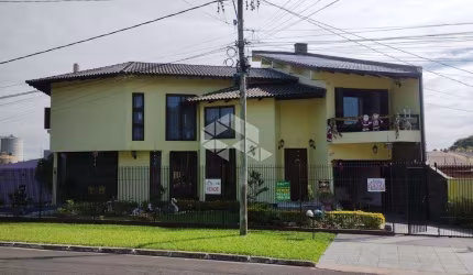 Casa sobrado 3 dormitórios à venda, no bairro Alegria em Guíba.