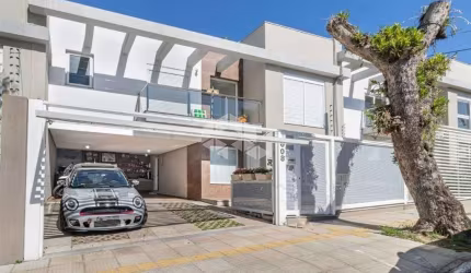 Sobrado no bairro Nossa Senhora das Graças / Canoas