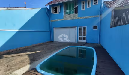 Sobrado com 3 (três) dormitórios bairro Mato Grande