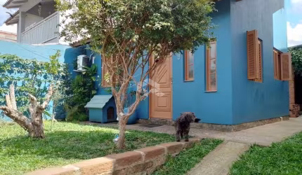 Casa com 01 dormitorio , 02 vagas na av. armando fajardo Bairro Igara. Canoas