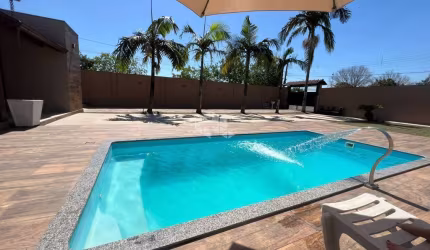 Casa com 3 dormitórios e piscina em Esteio