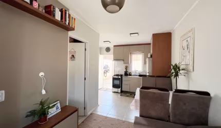 Casa 1dorm com garagem coberta e terreno nos fundos em Cachoeirinha.