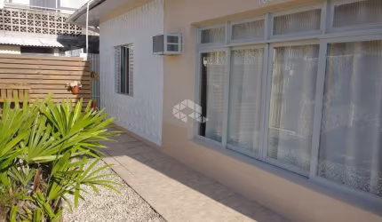 CASA COM 3 QUARTOS NO BAIRRO SACO DOS LIMÕES - FLORIANÓPOLIS/SC