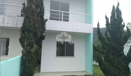 Casa sobrado de 76 m² com 2 quartos no bairro São João do Rio Vermelho em Florianópolis/SC