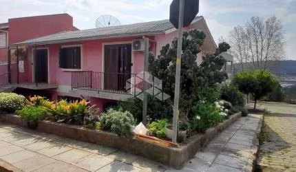 CASA NO BAIRRO SANTA CATARINA
