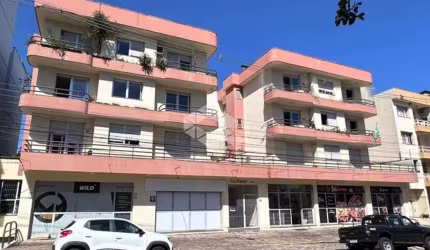 Apartamento amplo com duas vagas de garagem no bairro Medianeira próximo ao Parque Cinquentenário