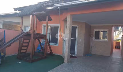 Casa a venda em porto belo com 03 dormitórios sendo 01 suíte por R$749.000,00
