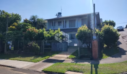 Amplo imóvel com Ponto Comercial