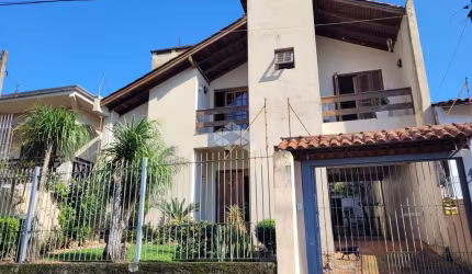 Casa ampla com 02 quartos sendo 01 suíte, bairro Jardim das Acácias São Leopoldo.