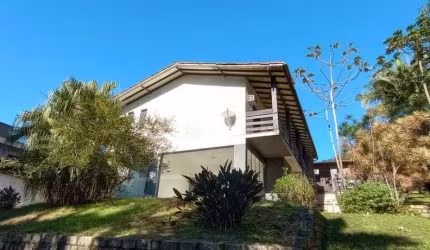Casa à venda com 600m2 residencial ou comercial , terreno de  7.500 mil m2
