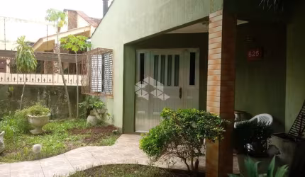 Terreno com Casa no Parque Santa Fé