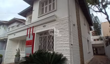 Casa estilo sobrado no Menino Deus