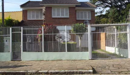 CASA COM 3 DORM/QUARTOS BAIRRO TERESÓPOLIS EM PORTO ALEGRE