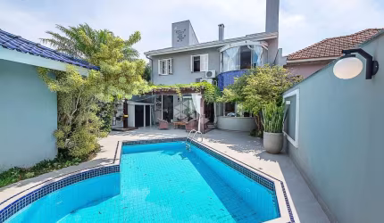 Casa 4 dormitórios no Cristo Redentor
