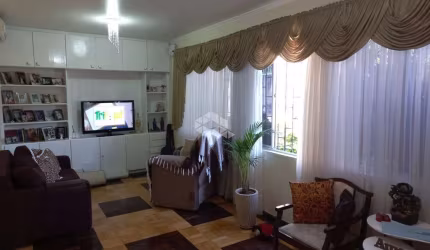 Credito Real Avenida do Forte, vende casa de 03 quartos, 4 vagas de garagem no bairro Jardim Itu em Porto Alegre/RS.