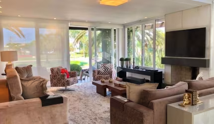 Casa Sobrado no Condado de Capão.