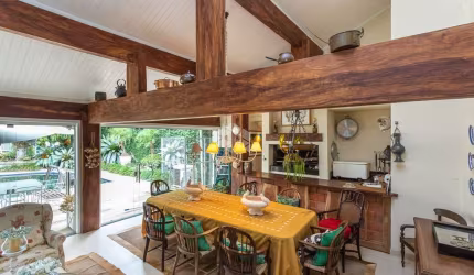 Casa a venda na Vila Coneição na Zona Sul de Porto Alegre