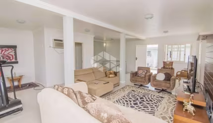 Casa 4 dormitórios, 4 suítes, 4 vagas, Piscina, Vila Ipiranga, Porto Alegre