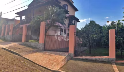 Excelente casa com espaços amplos
