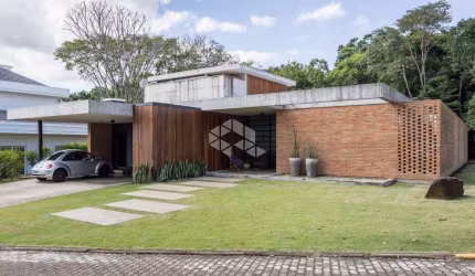 Casa contemporânea em Condomínio Fechado
