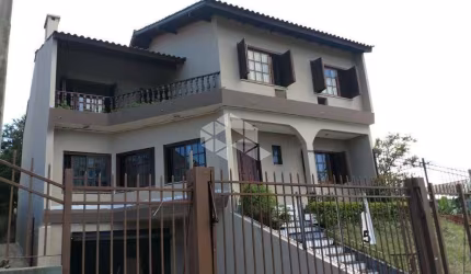 Sobrado com 490m² e 4 quartos à venda no bairro Cristal.