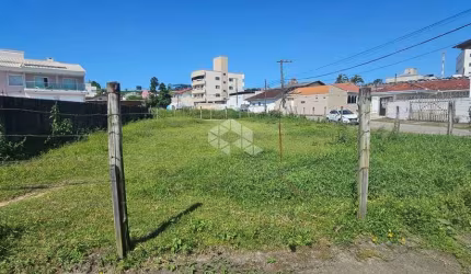 TERRENO LOTEAMENTO JARDIM DOS BARÕES, NO BAIRRO FORQUILHINHA, EM SÃO JOSÉ, SC, MEDINDO 483M² DE ÁREA TOTAL