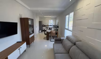 COBERTURA DUPLEX COM 2 QUARTOS SENDO 1 SUÍTE E 2 VAGAS DE GARAGEM NO BAIRRO CÓRREGO GRANDE EM FLORIANÓPOLIS/SC