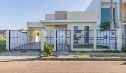 Casa 2 dormitórios sendo 1 suíte, 2 vagas de garagem no Vale Ville