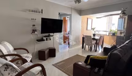 Apartamento de 02 dormitórios com sacada e churrasqueira no Bairro Cristal
