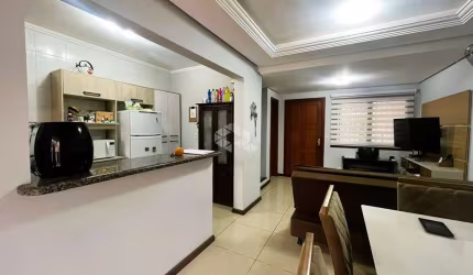 Casa estilo sobrado com 150m², 3 dormitórios sendo 1 suíte, pátio e vaga para 2 carros  no Jardins do Prado