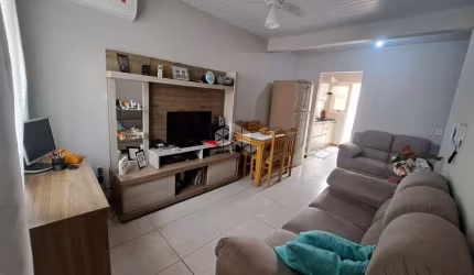 Casa em condomínio com 02 dormitórios no Bairro Formoza em Alvorada.