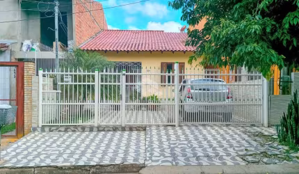 Casa de 02 dormitórios no Jardim Algarve em Alvorada.