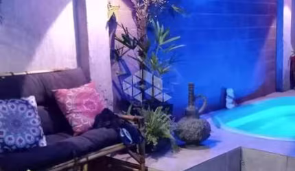 Casa de 2 dormitórios com piscina a venda em viamão.