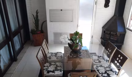 Apartamento no bairro Marechal Floriano com 2 dormitórios e 2 vagas.