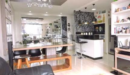 Apartamento semimobiliado com 2 dormitórios sendo um suíte e 2 vagas no Sanvitto