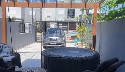 Casa individual com3 quartos uma suíte com sacada deck ,garagem para 2 carros  100% mobiliado e com 139m no bairro são vitor coabh