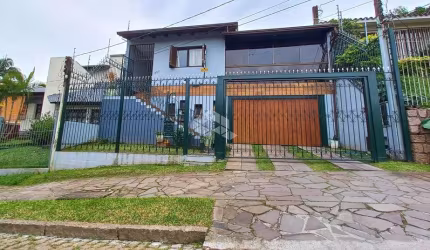 Casa 3 dormitórios, Suíte, Piscina, Salão Festas, Cavalhada