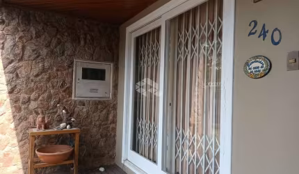 Casa à venda com 3 dormitórios e 1 suíte no Bairro Três Figueiras