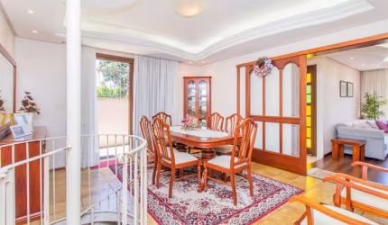 Casa com 4 Quartos e 2 banheiros à Venda, 296 m² ,10 vagas para carro, bairro Jd. Sabará em Porto Alegre.