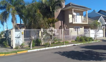 Sobrado 212 m² Vale do Sol - Cachoeirinha