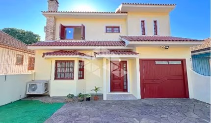 Casa com 3 quartos e 119m² à venda no bairro Cavalhada, Porto Alegre