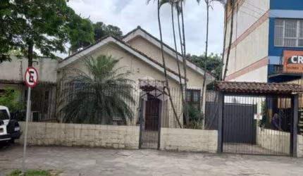 Casa com 3 dormitórios Residencial ou Comercial para venda junto Av. Cavalhada e Shopping Cavalhada