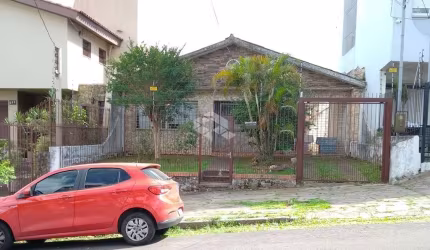 Ótima Casa 3 quartos, a 20 metros da Av. Nonoai, próxima Bourbon Teresópolis e UniRitter
