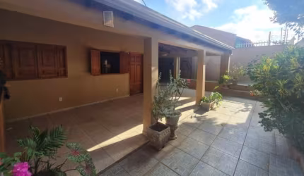Casa de 3 quartos, sendo 1 suíte, CPA 2