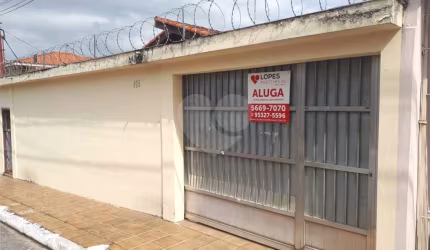 Ótima casa térrea na região de Cidade Dutra