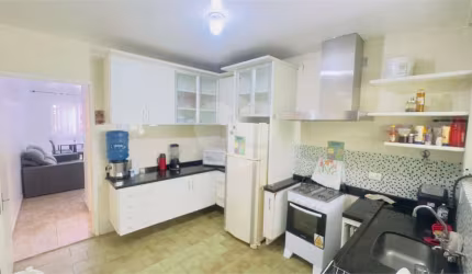 Sobrado 4 dorm