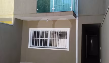 CASA PARA LOCAÇÃO COM 129M², 03 SUÍTES, 02 VAGAS, CAMPO GRANDE