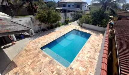 Casa na praia centro de Peruíbe